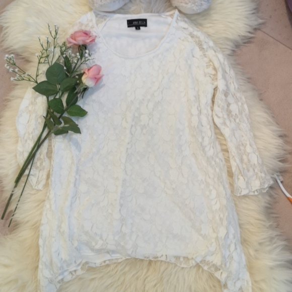 Anna Bella Lace 3/4 Sleeve Top - Picture 2 of 5